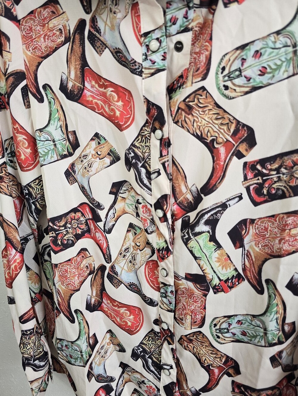 Fashion Express NWT Boot Scootin’ Boujee Blouse Western Cowboy Boot Print Top - Picture 10 of 15